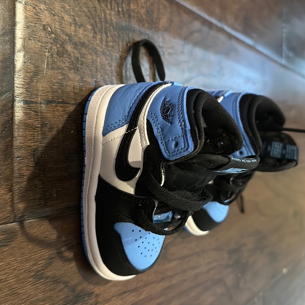 Jordan 1 University Blue
